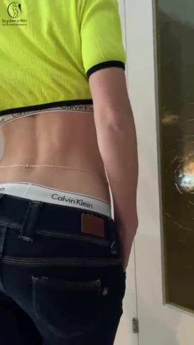 Sporty flat tummy Lovers - take a look!