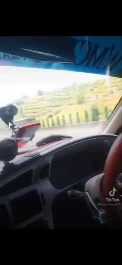 Trying out the quick release steering wheel