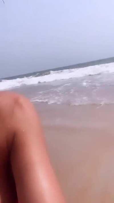 Nora Fatehi big boobs 🤤✊🏻💦!!!!