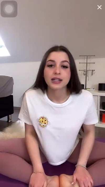 @youknowcleoo is live now!!