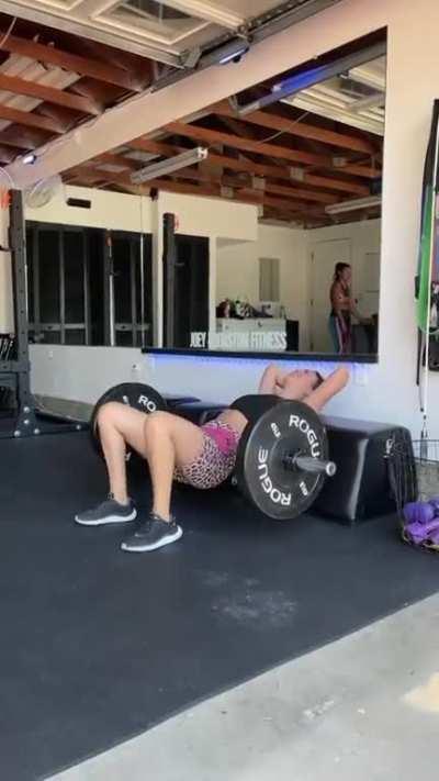 Victoria Justice - Workout 06/02/2021