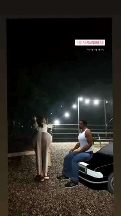 Apple showing off for CJ (GTA San Andreas)