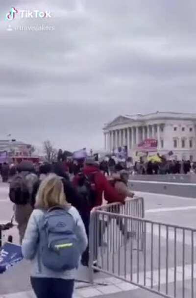 Capitol Police waving people in past the gates?