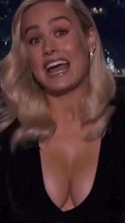 Nothing like seeing Brie and her iconically sexy black dress to help kickstart the work week! (2 of 2) 🖤