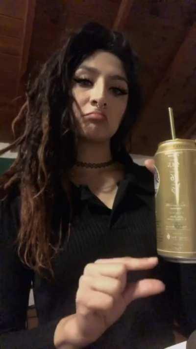 Comment me mommy if you are smaller than my beer now…