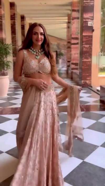 Esha Deol Gorgeous 🥰