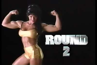 Truly amazing flexing by Chyna! She was so huge! 