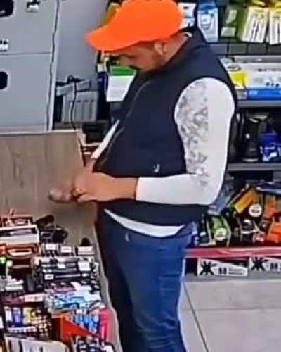 Yes, the knife works.