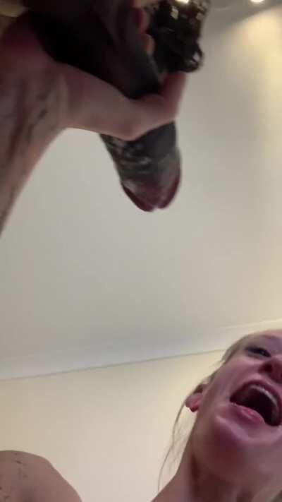 Catch these drips while I stretch her lips