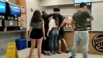 Brasil: dedo no cu e gritaria. Ps: n&atilde;o tenho contexto nenhum do que t&aacute; acontecendo.