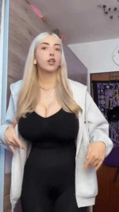 Jerking off to her hits different.