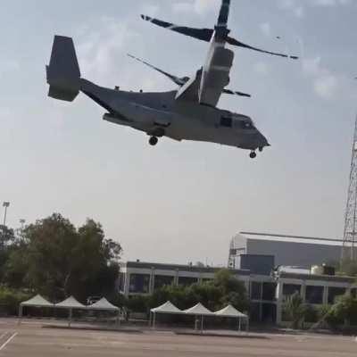 Interesting vortices from this V-22!