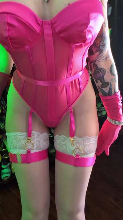 Are you dreaming of my glitter falling in your hair from my heels?