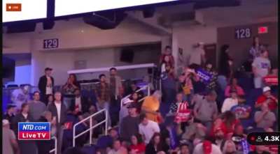 Trump says no empty seats.  Camera guy proves otherwise in real time 