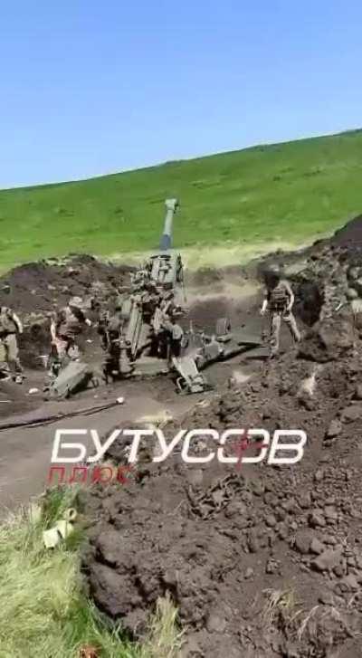 Reportedly the first clip of Ukrainians using an American M777 howitzer against Russian positions in eastern Ukraine