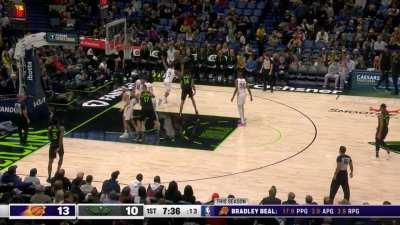 [Highlight] Zion hits the first 3 of the game for the Pelicans