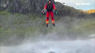 Britain now has jet pack paramedics!