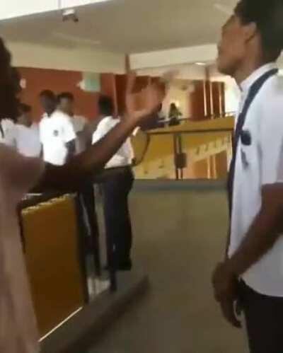 Do boy: you a broke ass bitch fuck you Gifter: