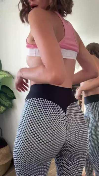 I want you to tease me and fill me up 😈😜💦💦