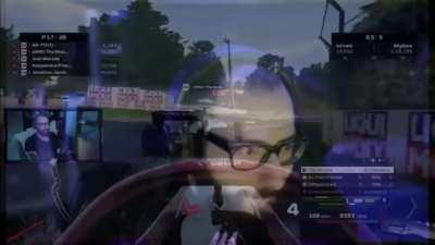 MARZA(verde) VS POWER(blu), ma in realtà è uno shonen dove il maestro trova la forza interiore per vincere (il rendering di vegas pro 12 su sto pc di 9 anni mi ha storpiato un pezzo kekw)