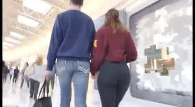 Saw this candid on telegram and I feel like it’s one of the twins. Lmk what y’all think