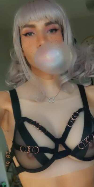 Let me blow you like i blow bubblegum 🙈