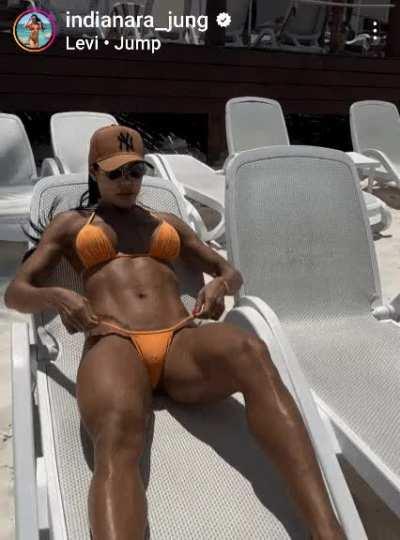 This woman needs be in blacked raw