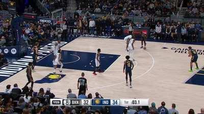 [Highlight] Lance Stephenson stealing the spotlight with his 20th point of the quarter: a buzzer beater 3.