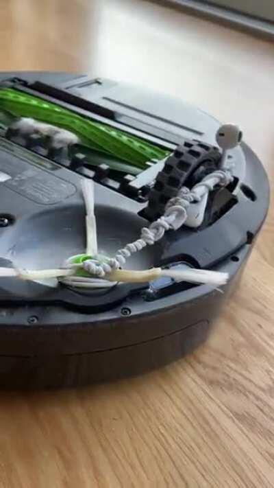 I thought headphone cables only get tangled in pockets?