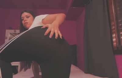 do you like my big, wet, juicy farts daddy? :)) 🍑