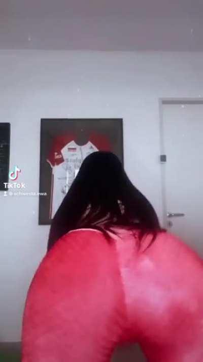 Schaut euch diesen Hintern an😍