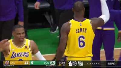 [Highlight] LeBron dunks for his first points since his return from injury!