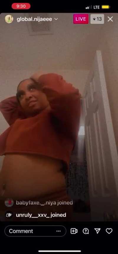 Nip slip from her live