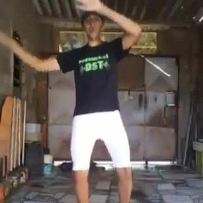 Então é isso que você faz enquanto não tá em live mu?qui?nha?