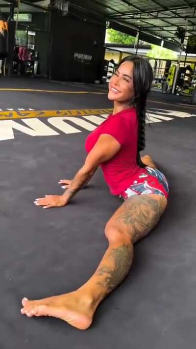 Booty Flexing