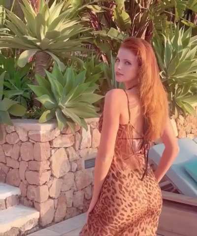 Emily | Untamed beauty