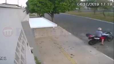 WCGW if I walk in front of this garage