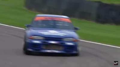 Calsonic R32 Gt-r warming up tyres