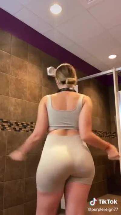 That ass is so fucking fat