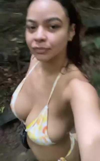 She Loves The Jiggle❤️🍒