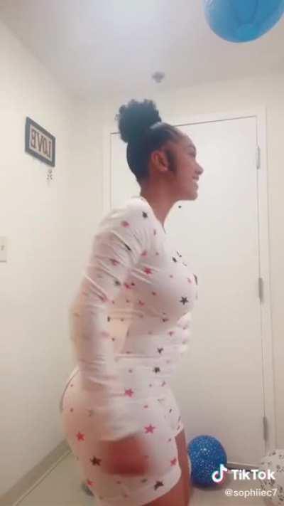 Sophie (@iamsophiielikosky)