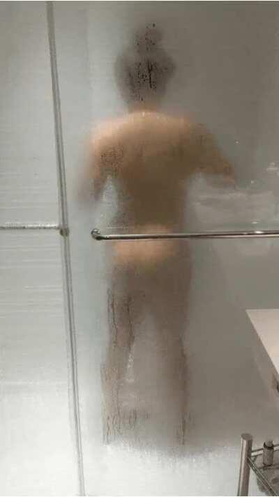 Who's Going To Help Suds Me Up [F] 🙋🏻‍♂️