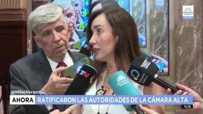 Victoria Villarruel retiró el busto de Néstor Kirchner.