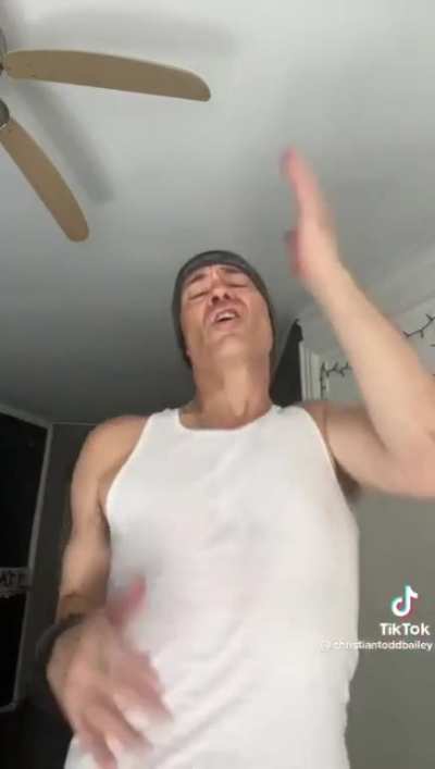 Is he.......seizing?