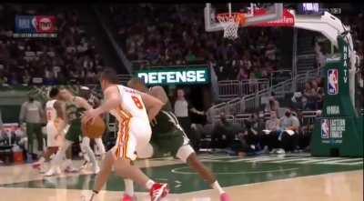 [Highlight]Gallinari puts PJ Tucker in the laundry machine and turns on the spin cycle