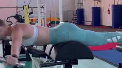 Core Strength + Curvaceous Buttocks