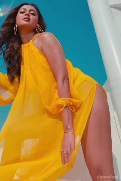 Never thought i would ever fap to this sanskari tv show actress Tejasswi Prakash, b#tch finally realised that she have to become a sl#t and flaunt her body to stay relevant, grab projects and survive in the industry.