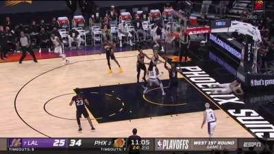 [Highlight] Talen Horton-Tucker hits the difficult reverse layup