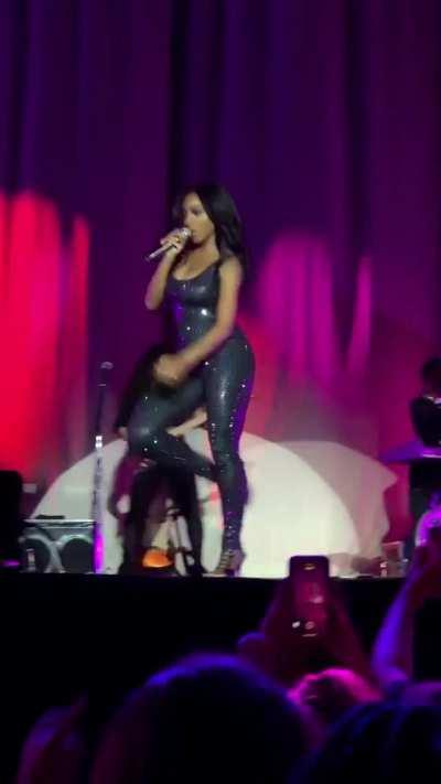 Sweetener World Tour - Day 1