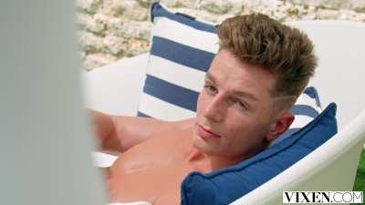 Freya Mayer - Summer Job